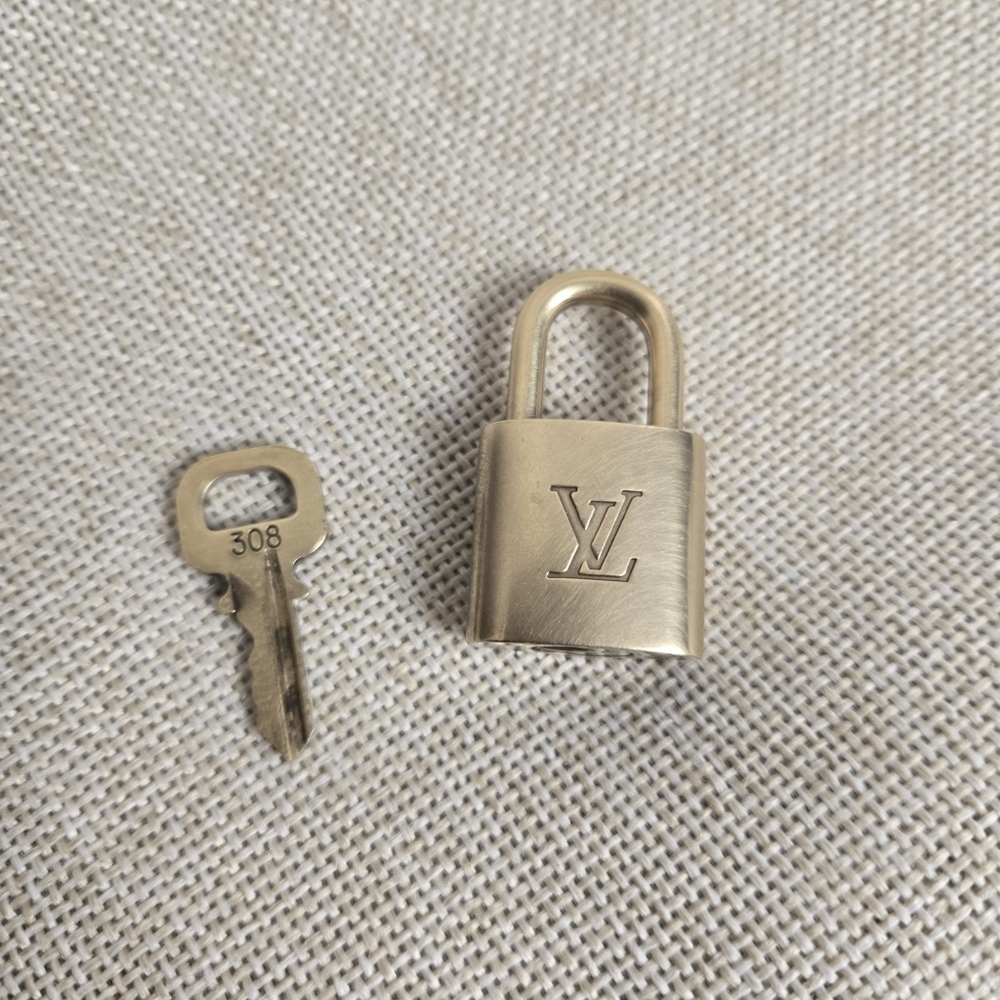 Louis Vuitton Lock and Key #308 Gold Brass Padlock Authentic - Picture 3 of 7